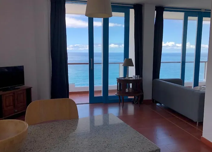 Ocean Views. Flat 3 bedrooms.