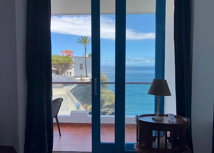 Ocean Views. Flat 3 Bedrooms.